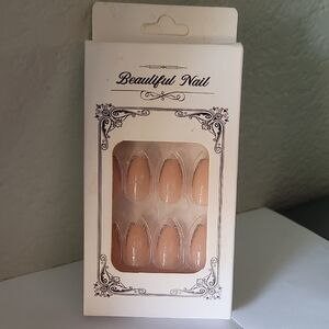 Beautiful Nail Press-On Set